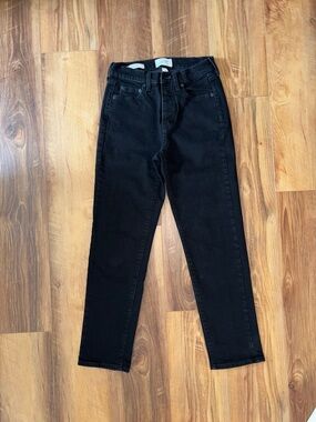 2/$22🌼 Universal Thread Mid Rise 80s Slim Black Jeans